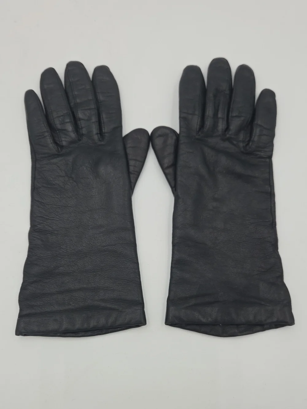 Classic Black Leather Gloveq